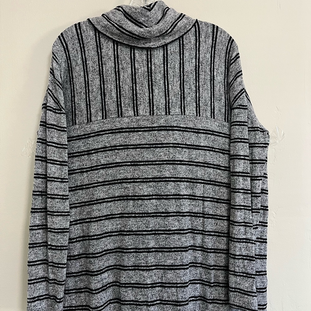 Lou & Grey Gray Striped Blouse - Picture 2 of 8